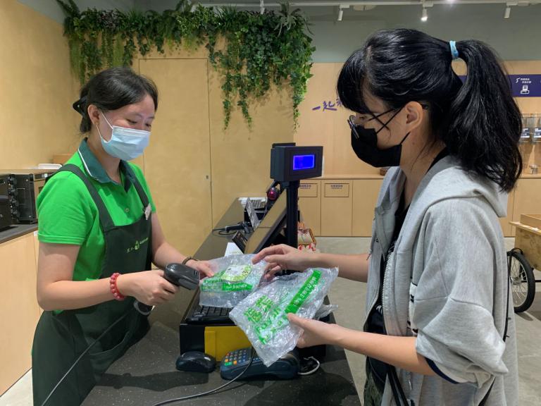 呼應淨零綠生活！里仁結合環保集點平台帶動回收　成為循環減塑推動典範